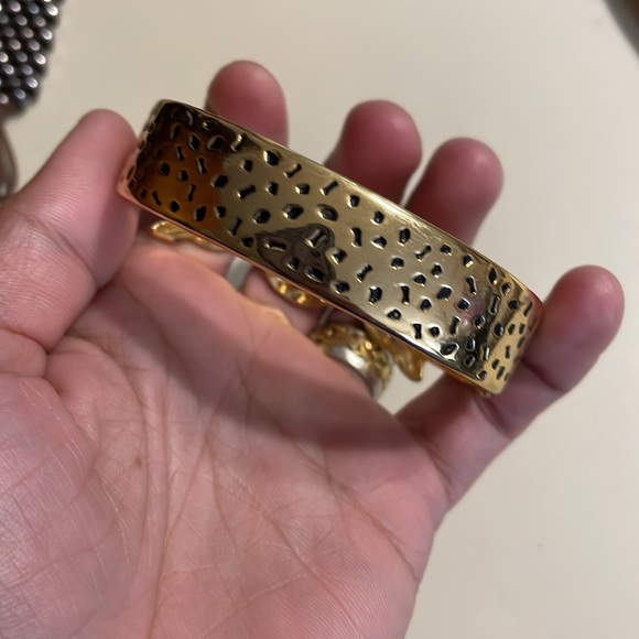 BOLD GOLDEN METAL AND BLACK PANTHER STYLE STATEMENT CLAMPER BANGLE CUFF BRACELET - Picture 6 of 7